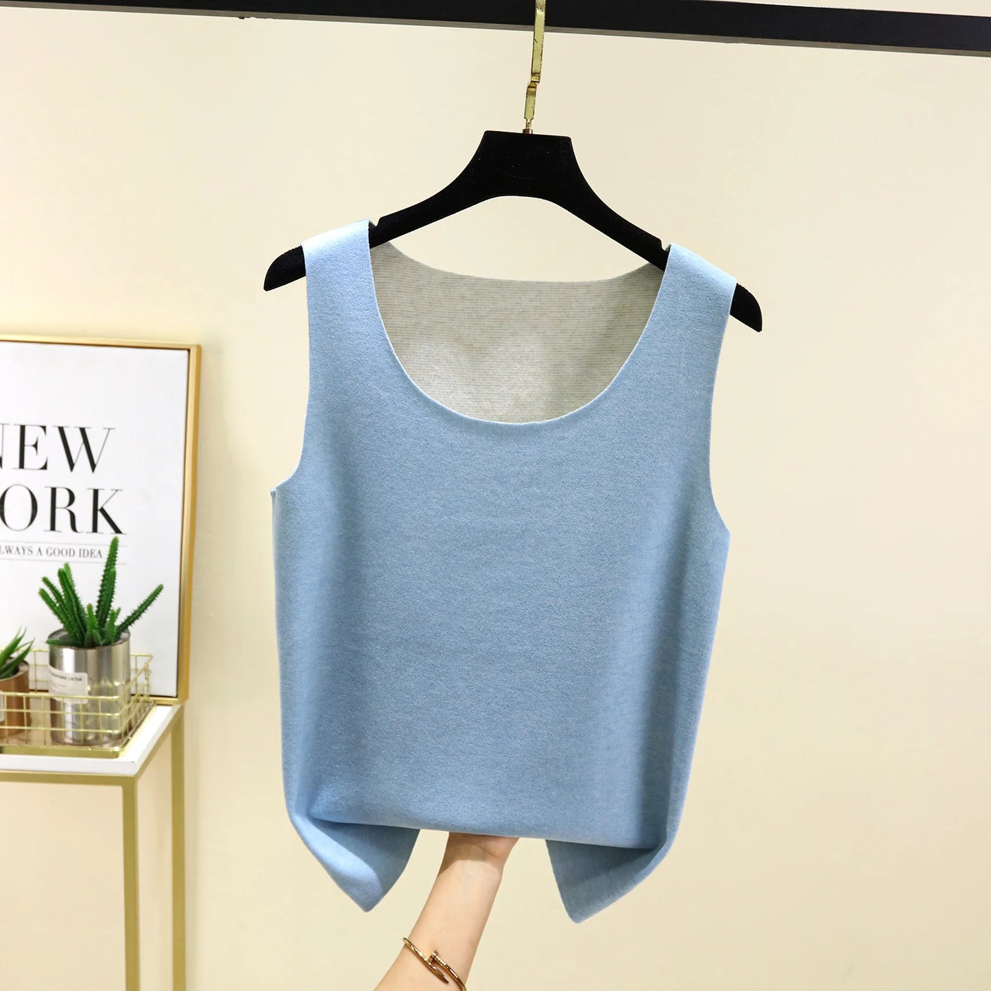 Autumn and winter traceless warm vest women's large size plush sleeveless undershirt underwear undershirt brushed wool innervest